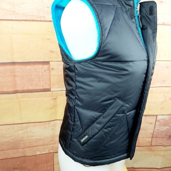 VOLCOM Snow reversible down puffer furby vest - Picture 4 of 9